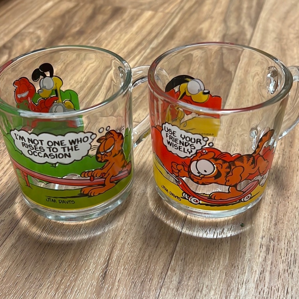 VINTAGE COLLECTIBLE Garfield McDonalds Mugs